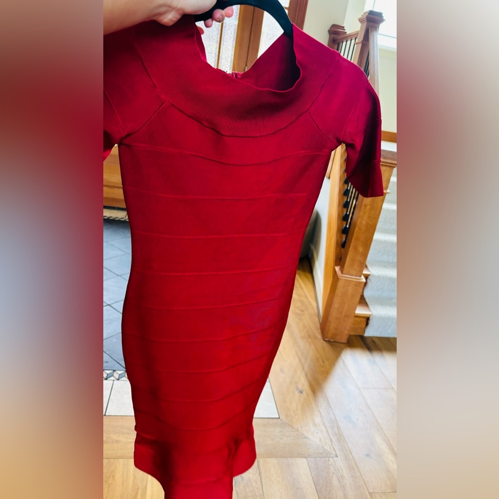 Herve ledge red boat neck dress knee length NEW